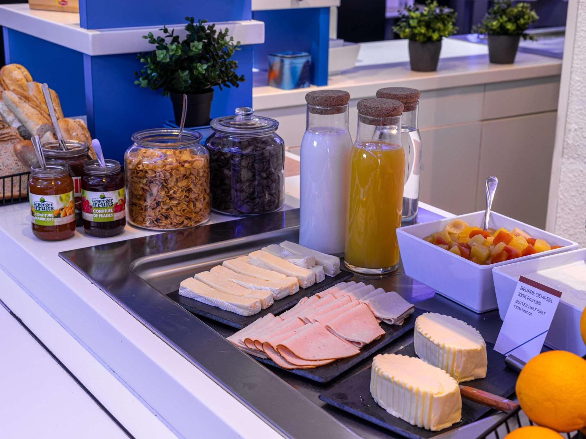 Ibis Budget Biarritz - Anglet Bagian luar foto